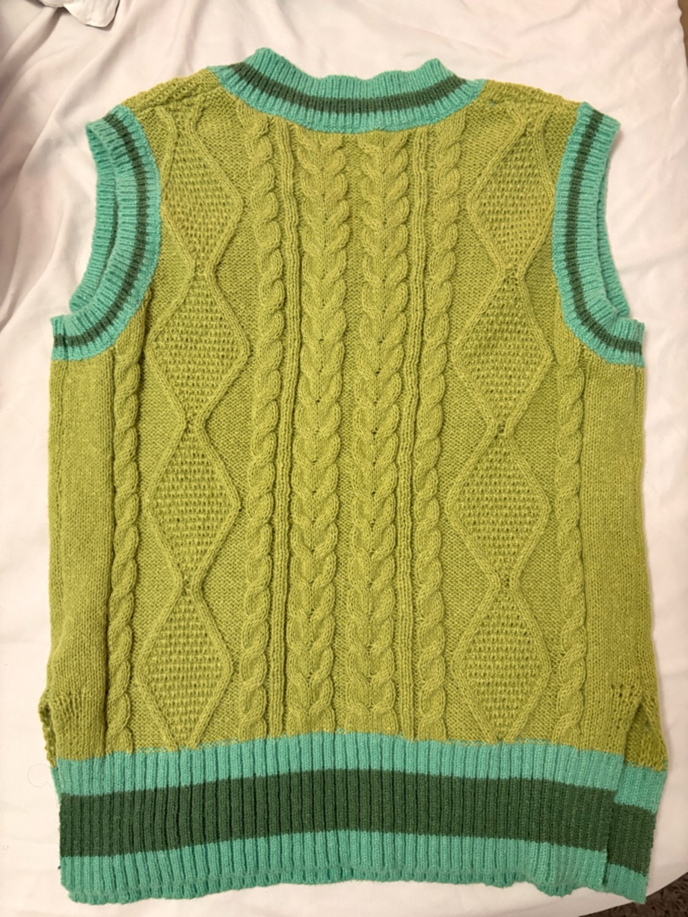Green Cable Knit Women's Sweater with Contrast Trim - Picture 4 of 5